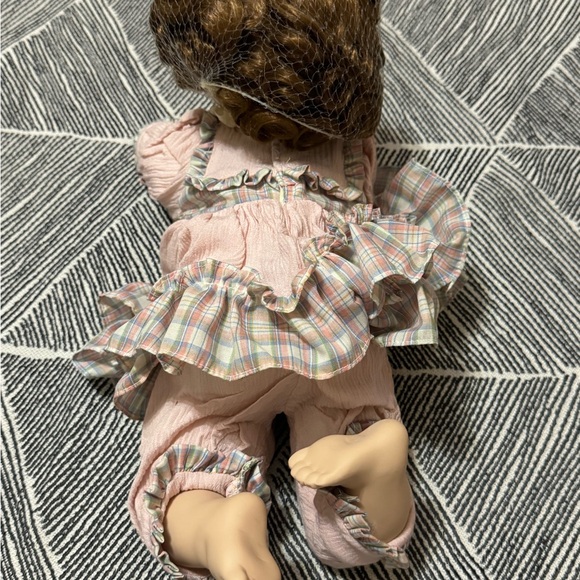 Porcelaine Girl Doll - Picture 4 of 5